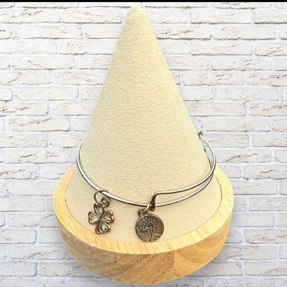 Bangle Bracelet with Family Tree and Four Leaf Clover - Picture 1 of 3